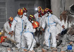 长沙自建房倒塌事故已致26人遇难 正在核实身份信息