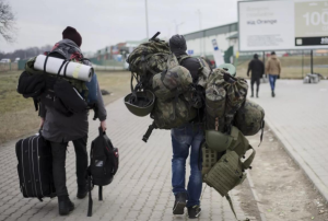 俄媒公布被俘美国雇佣兵画面：称反对战争想回家