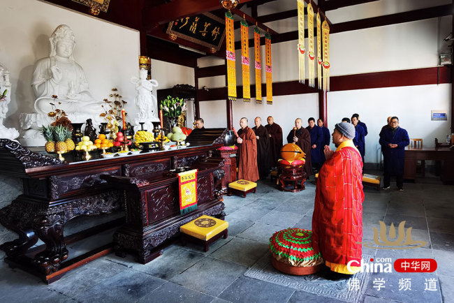 普陀山各寺院单位举行抗疫祈福上供法会