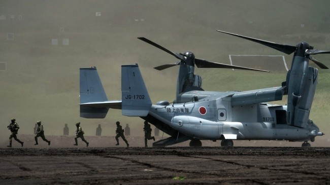 日本陆上自卫队暂时停飞"鱼鹰"运输机报道称,为了加强离岛防卫,防卫省