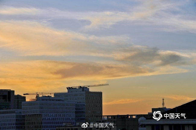 北京现金色晚霞景色