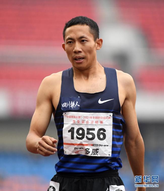 天下锦标赛：杨磊获男人400米冠军