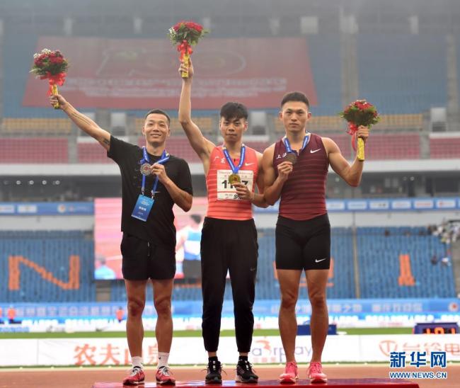 天下田径锦标赛：男人100米陈冠锋10秒06夺冠