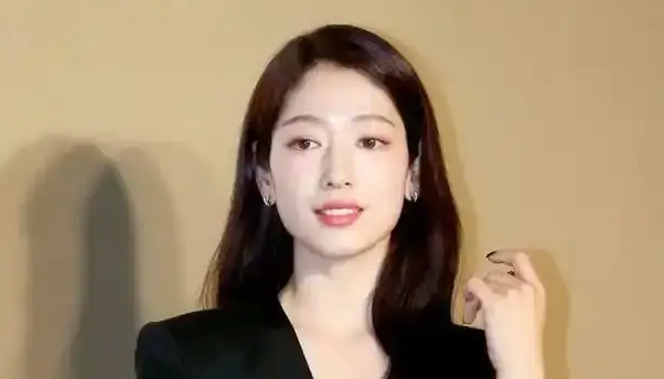 韩国演员朴信惠被曝逃税！其所属公司发声明否认