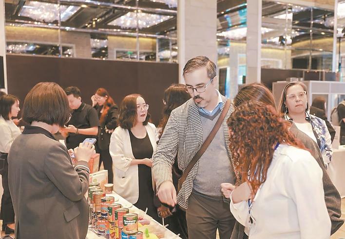 湖北柑橘企业在迪拜签约2000万美元 邀外商体验“柑橘寻根之旅”