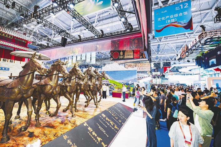 情景式展示荆楚文化软实力、科技硬实力  文博会湖北馆圈粉全球嘉宾