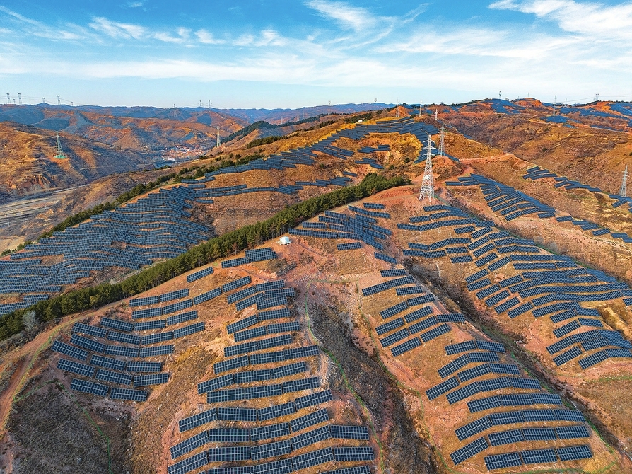 光伏产业助力绿色转型