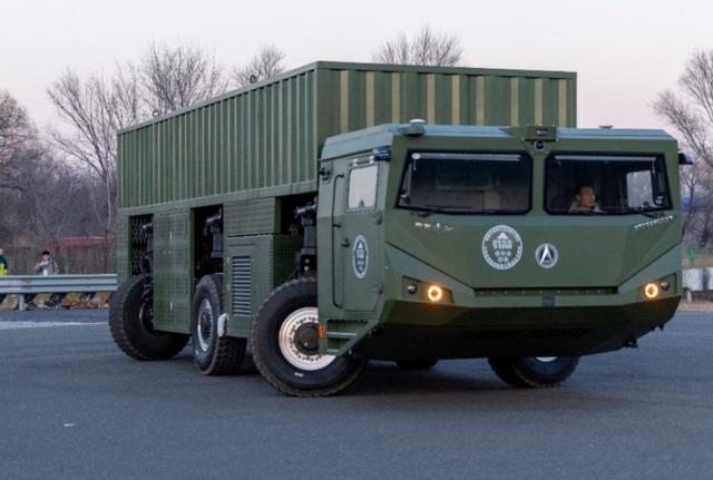 博主：火箭军或迎新型核载具 全地形隐身发射车