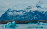 冰岛静谧蓝色绝美冰川泄湖震撼人心
