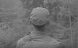 “戰(zhàn)斗已經(jīng)結束,，為什么他還站著不動？”