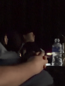 林俊杰七七公布恋情后首同框 两人看电影表情认真