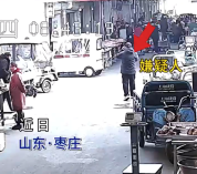 逃犯持刀拒捕警民3分钟夺刀 警民合力在山东一批发市场制服逃犯