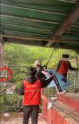 坐秋千坠亡女子说没绑紧为何没人理 安全绳成生命线