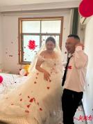 新人办三无婚礼：无彩礼无司仪无伴娘 极简婚礼见证幸福