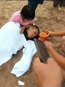 男子连救2名落水儿童累到心脏骤停 英勇行为感动众人