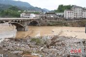 今年暴雨为啥来得这么早这么猛 和厄尔尼诺有关吗？ 多地日降水量破极值