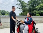 15岁脑瘫少年获赠笔记本电脑 助力编程梦