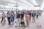 端午假期首日2.4亿人次跨区域流动 出行热度攀升