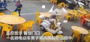 广州台风天一男子被空中坠物砸中 餐馆员工幸无大碍