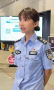 女警酷似邱淑贞走红 颜值惊艳 港风美人再现街头
