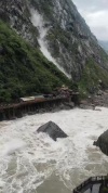 虎跳峡景区发生落石崩塌 暂无伤亡 非游览区事件提醒注意安全