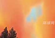 美国华盛顿州进入山火紧急状态 天空烧成血红色