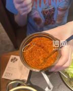 广州一烤肉店辣椒面里发现活蠼螋 顾客获赔千元并获赠套餐