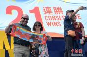 香港新马季开锣 “嘉应高升”21连胜夺杯