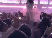 求婚当事人报警要求拍摄者下架 演唱会求婚引发争议