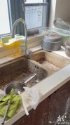 13岁男孩被独留在停水出租屋 母亲拒绝帮助引发关注