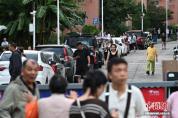 昆明4.3级地震有房屋破损 市民有序避险