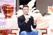 主持新闻联播20年康辉有一个感悟 无常是常态