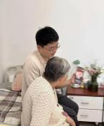 95后小伙北京做共享儿女，300元1小时，本人回应 填补亲情空白