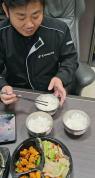 张雪招食堂主管回应米饭风波 工艺设备升级见成效