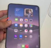 iPhone Duo屏下前摄翻车 苹果折叠屏挑战重重
