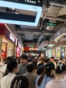 深圳水贝被挤爆 金价下跌引抢购潮