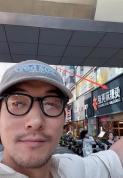 张亮与张亮麻辣烫“世纪和解” 从官司到同框探店