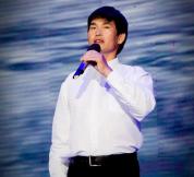 大衣哥报警后律师考虑公诉 面对黑粉威胁与网暴