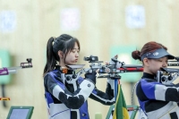 第三金！中国三名00后女将破亚洲纪录 射落10米气步枪女团金牌