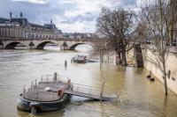 巴黎正与时间赛跑：塞纳河真能游泳吗？