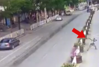 云南一男子用弹弓打碎交通摄像头 当天已被抓获！