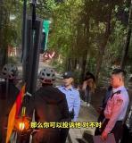 男子带电动车上公交遭阻后想要投诉 警方回应引热议