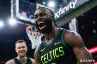 NBA 绿军下起神奇3分雨平历史纪录 大胜快船紧追骑士：波尔津吉斯复出首战