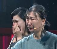 19岁女孩遭父母家暴出逃，母亲含泪苦寻12年