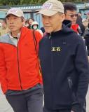 赵雅芝黄圣依一起跑马拉松 明星齐聚威海马拉松