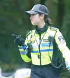 深圳"兔子警官"爆火出圈了 温柔执法获赞