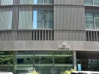 情侶吃飯兩瓶礦泉水被收176元 明碼標價爭議再起