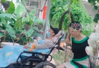 女高管辭職照顧植物人父親21年 花近2年時間給父親搭建了小花園