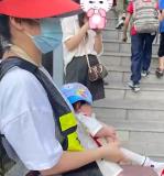 護(hù)學(xué)崗自愿參與不能變強制攤派 尊重家長意愿