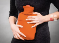 女生怕例假影響高考服用避孕藥 醫(yī)生談是否要因?yàn)楦呖纪七t月經(jīng)